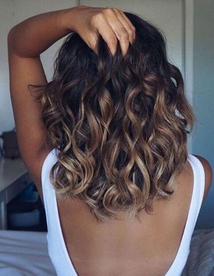 Pin By Nani Benjumea On Coiffures Medium Length Curly Hair Curly Hair Styles Hair Lengths