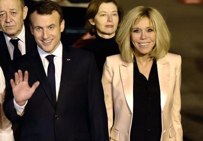 Comme Brigitte Macron, on adopte le blazer beige