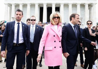 Brigitte Macron : pourquoi son garde du corps fait-il le buzz ?