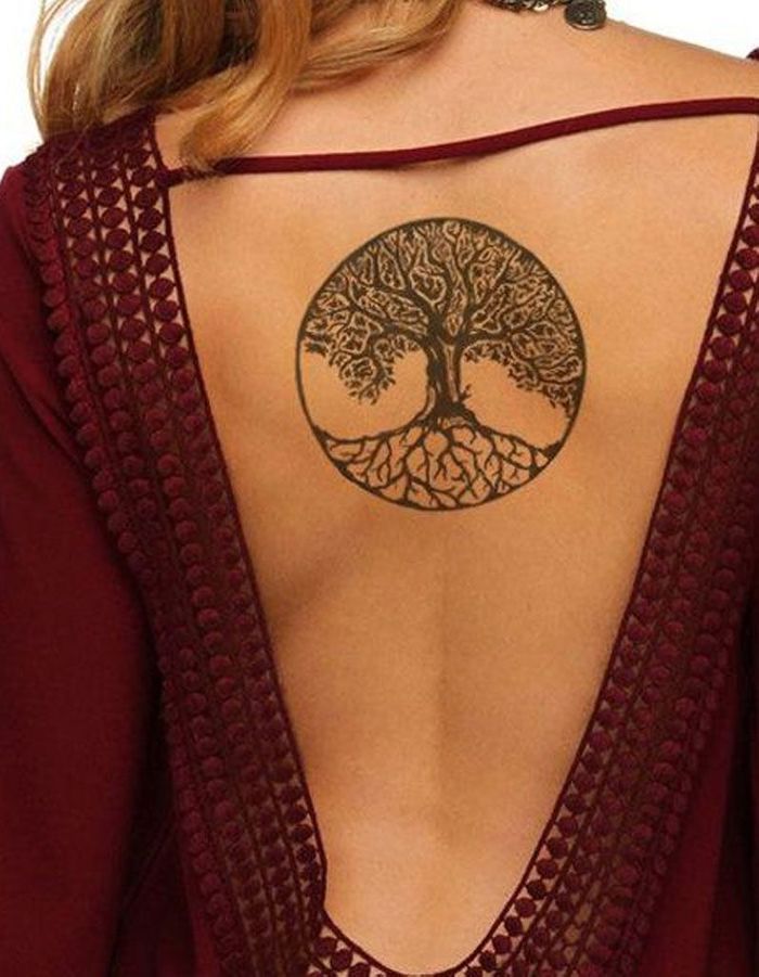 Tatouage Dos Arbre Ces Tatouages De Dos Qu on A Envie De D voiler Elle