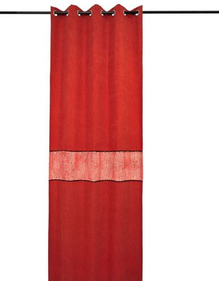 Un rideau rouge