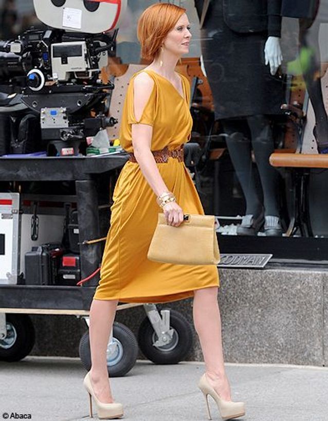 Cynthia Et Sa Robe Dor E Sur Le Tournage De Sex And The City Elle
