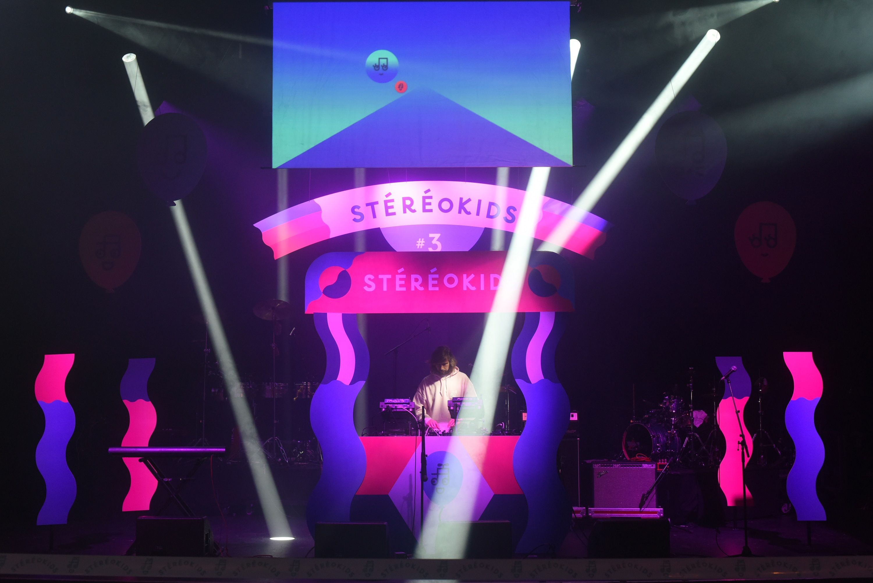 « Music machines » aux Galeries Lafayette, le son monte dans le grand magasin Elle