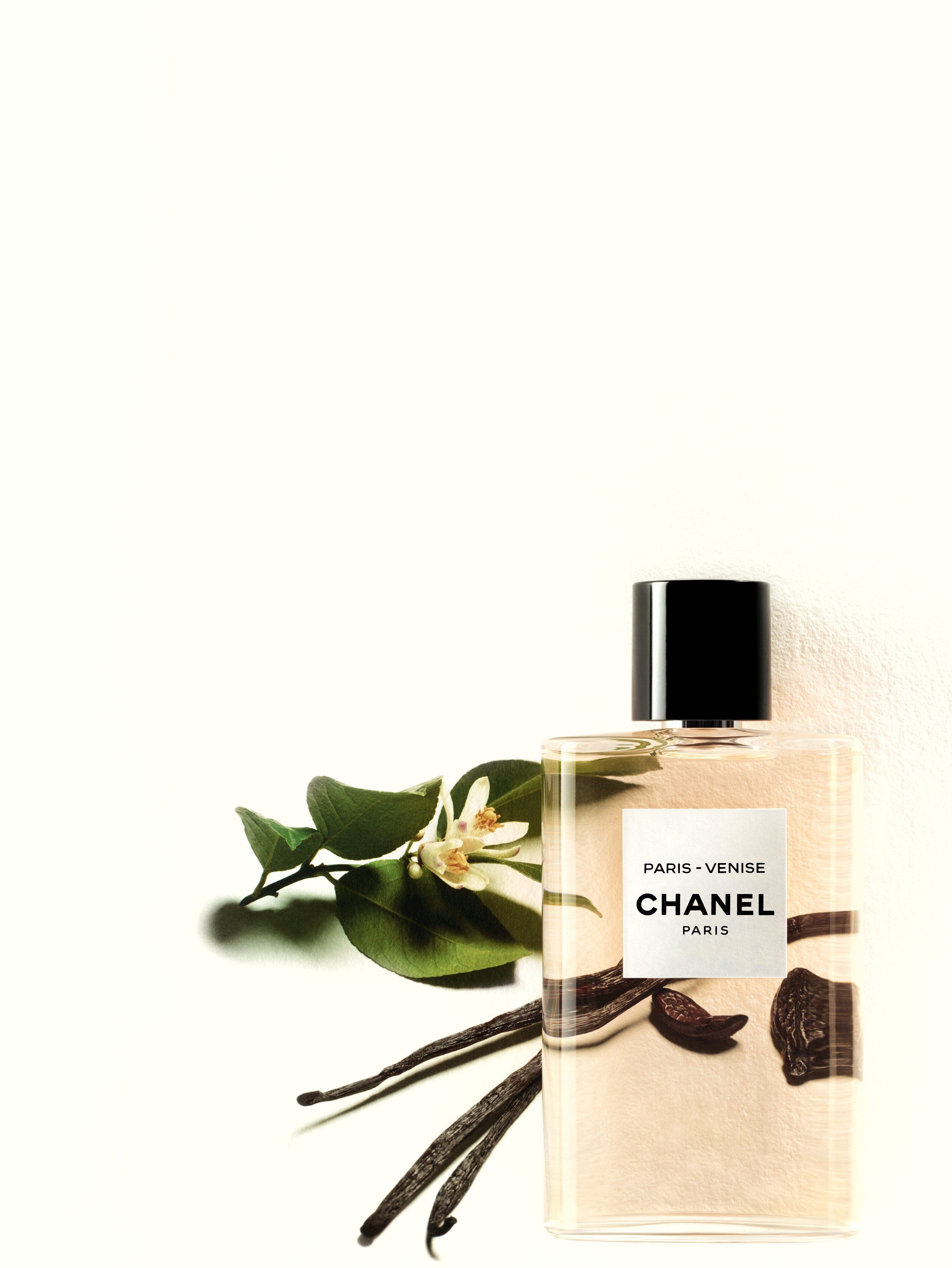 On part en voyage avec les dernières Eaux de Chanel - Elle