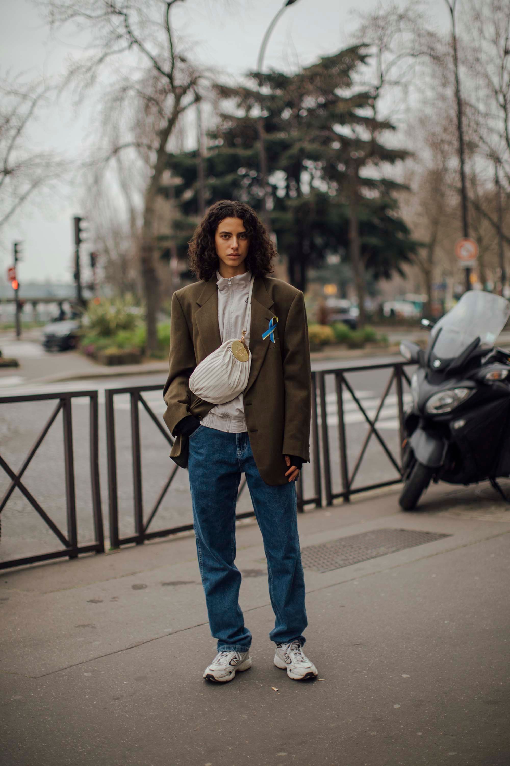 Jean mom deals avec bottines