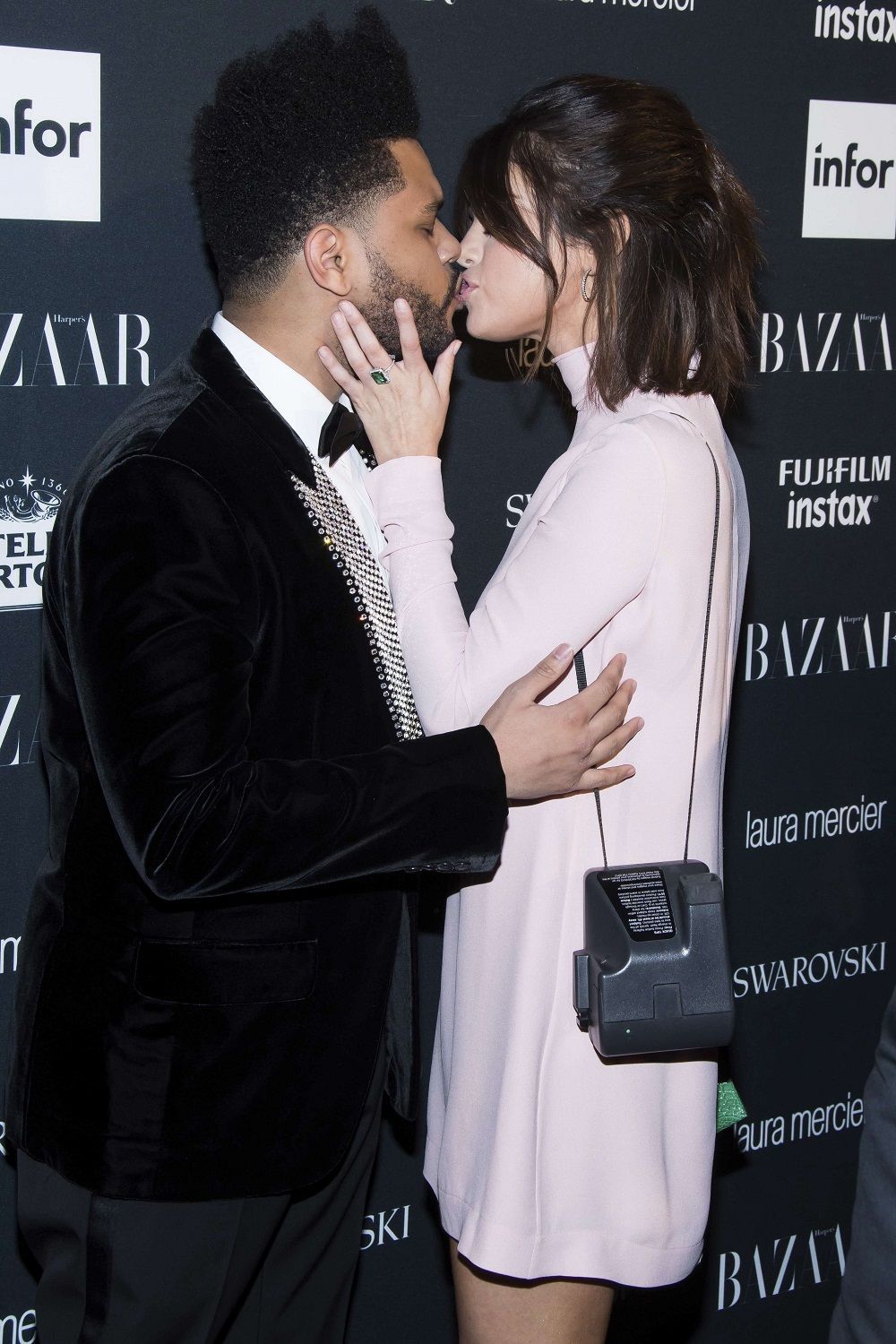 Selena Gomez et The Weeknd découvrez les adorables clichés des amoureux à New York Elle