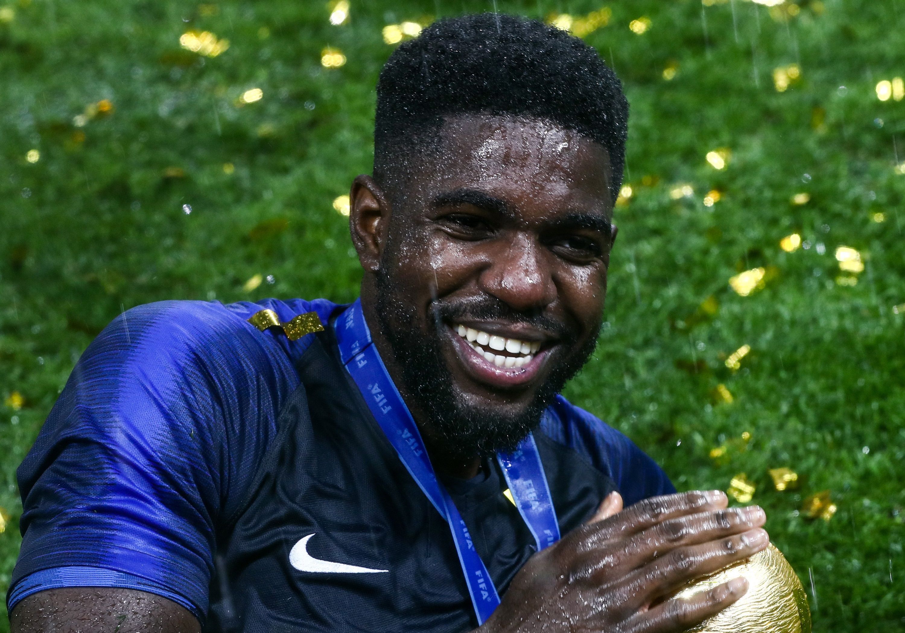 Samuel Umtiti On Connaît Le Nom Du Parfum Qui A Mené Les Bleus à