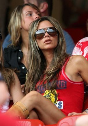 Victoria Beckham : 25 ans d'évolution dans les tribunes des stades de football