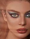 Crystal eye : la tendance maquillage des yeux qui va nous faire briller  