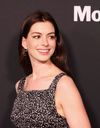 Anne Hathaway s’inspire de l’un de ses looks cultes du « Diable s’habille en Prada » 