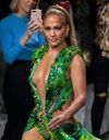 Jennifer Lopez : star du show Versace, elle reporte sa robe qui a donné naissance à Google Images