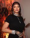 Rihanna nous montre comment porter la mini-jupe