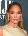 Jennifer Lopez, star de la campagne Versace printemps 2020