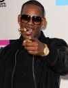 Accusé de détenir des « esclaves sexuelles », le chanteur R. Kelly brise enfin le silence 