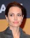 Angelina Jolie honorée par Elizabeth II