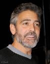 George Clooney attire les curieux au tribunal