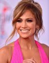 Jennifer Lopez : elle dévoile sa plastique incroyable dans une robe peu couvrante