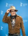 Johnny Depp débarque sur Instagram en reprenant une chanson de John Lennon