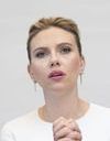  Scarlett Johansson poursuivie par des paparazzis, a peur d’un accident « comme la princesse Diana »