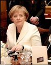Angela Merkel, évacuée de chez elle après la découverte d’une bombe