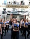 Les Femen déguisées en Hitler luttent contre le FN