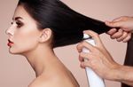 Shampoing sec : après combien d’utilisations faut-il laver ses cheveux ?