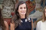 Pourquoi Letizia d’Espagne ne quitte plus cette marque française pour ses robes estivales 