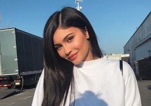 Kylie Jenner change radicalement de couleur de cheveux !