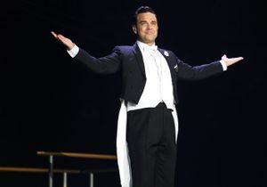 Robbie Williams, entièrement nu sur la pochette de son album surprise 