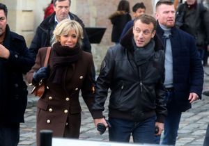 Brigitte et Emmanuel Macron à Honfleur : blouson de cuir et bottines rock, leur style déménage