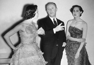 13 décembre 1949 : Karl Lagerfeld assiste à son tout premier défilé de mode