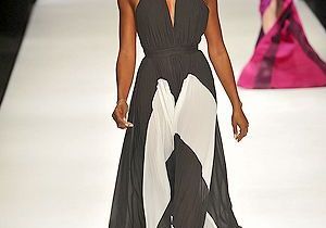 Fashion Week à Londres : Naomi Campbell toujours au top