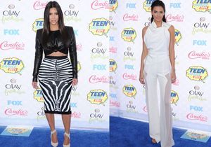 Kim Kardashian et Kendall Jenner, match de styles aux Teen Choice Awards