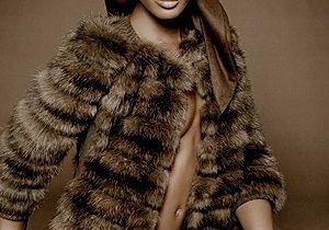 Naomi Campbell : plutôt poser en fourrure que nue !