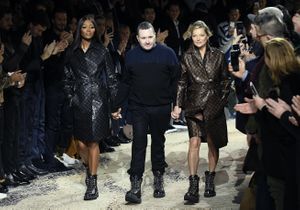 Kate Moss et Naomi Campbell, la surprise à la fin du show Louis Vuitton