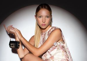 Kate Moss : sa fille Lila Grace Moss et sa pompe à insuline, nouvelles égéries de Versace by Fendi