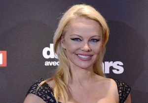 Accusée d’avoir épousé Jon Peters pour son argent, Pamela Anderson répond !