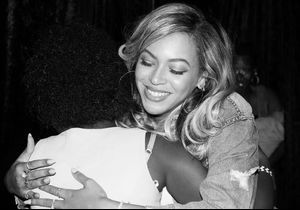 A Houston, Beyoncé rencontre les rescapés de l'ouragan Harvey