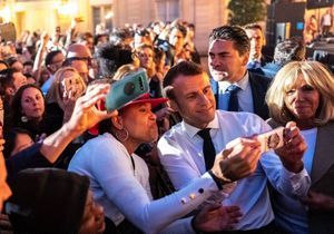 Emmanuel et Brigitte Macron : survoltés à l'Elysée pour la fête de la musique aux côtés d'Elton John