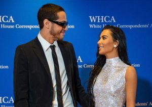 Kim Kardashian et Pete Davidson : complices pour leur premier tapis rouge ensemble 