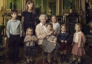 Pour ses 90 ans, la reine pose avec Charlotte, George et tous les enfants royaux