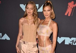 MTV VMAs 2019 : Gigi et Bella Hadid, duo glamour sur tapis rouge