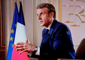 En défendant le maintien de Hulot, Macron s’évite des questions sur Darmanin 