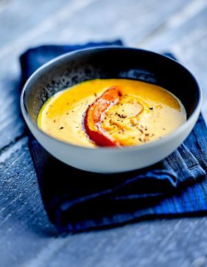 Zupa z dyni piżmowej i mleka migdałowego