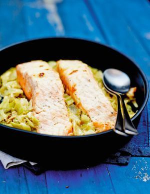 Saumon sur un lit de poireaux