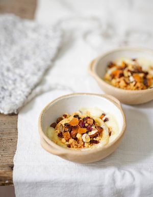 Crumble de banon aux fruits secs et miel au four