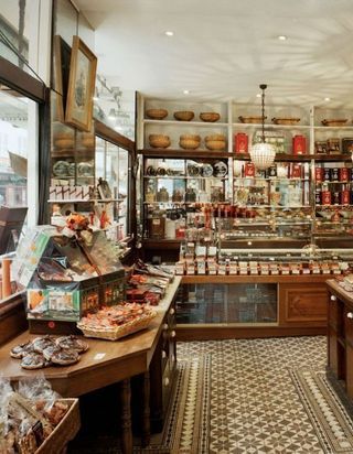 Visite guidée : découvrez la plus ancienne chocolaterie de Paris !