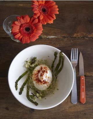 Bruschettas aux asperges grillées et burrata pour 4 Bruschettas aux asperges grillées et burrata pour 4