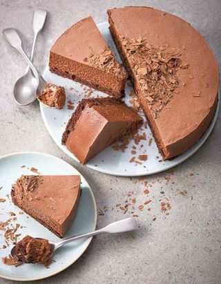 Gateau Nuage Amande Et Framboise Pour 8 Personnes Recettes Elle A Table