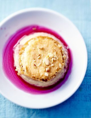 Gateau Nuage Amande Et Framboise Pour 8 Personnes Recettes Elle A Table